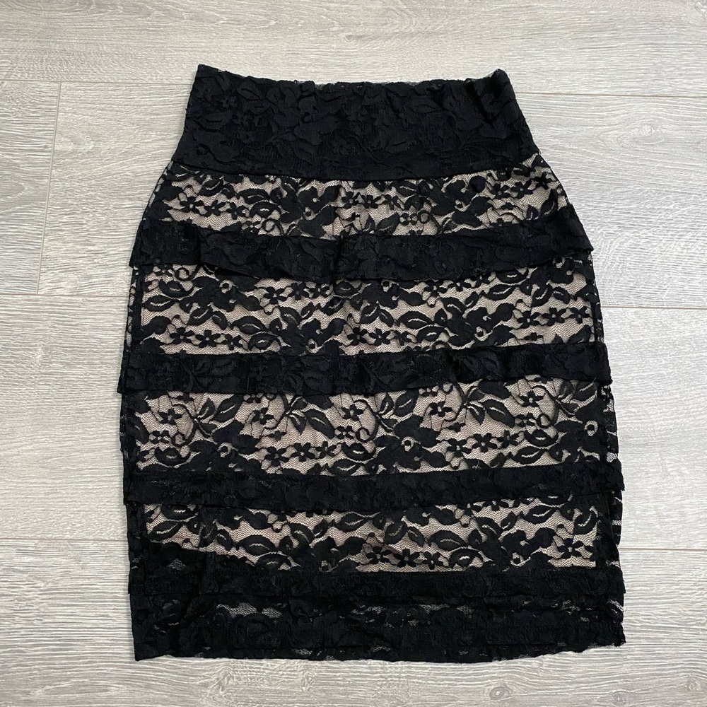 Lily White // Lace Mini Skirt